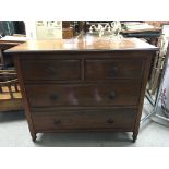 A good quality mahogany chest of drawers on castor