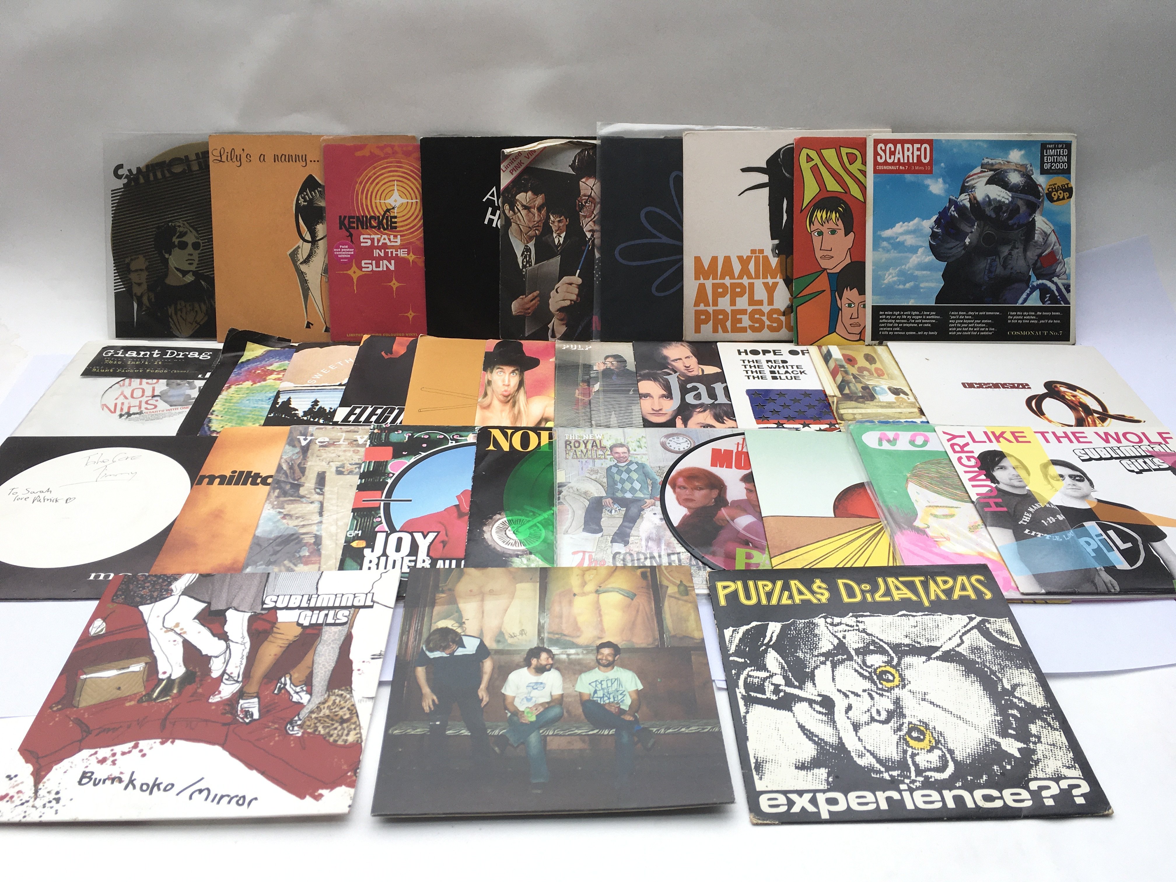 A collection of over 30 indie alternative 7inch si