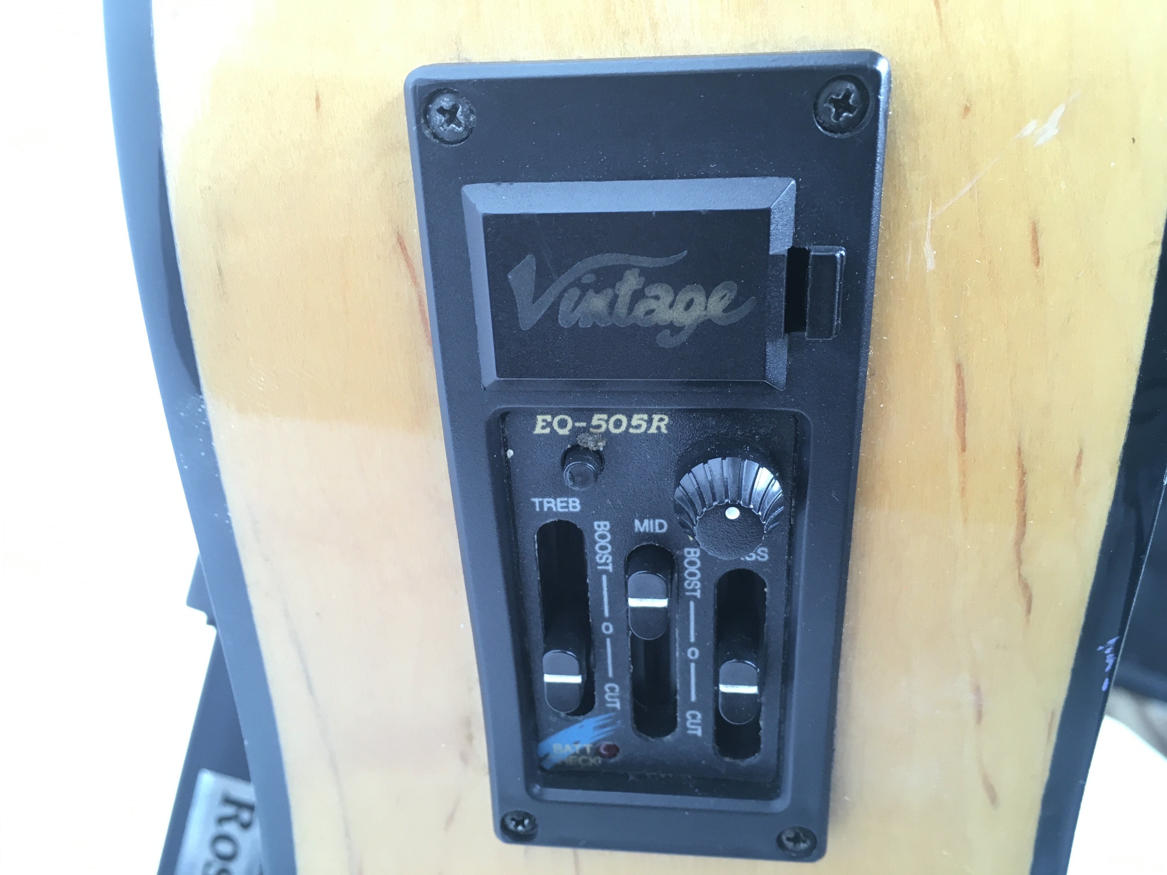 A Vintage VEC500MP electro acoustic guitar. Comes - Image 3 of 3