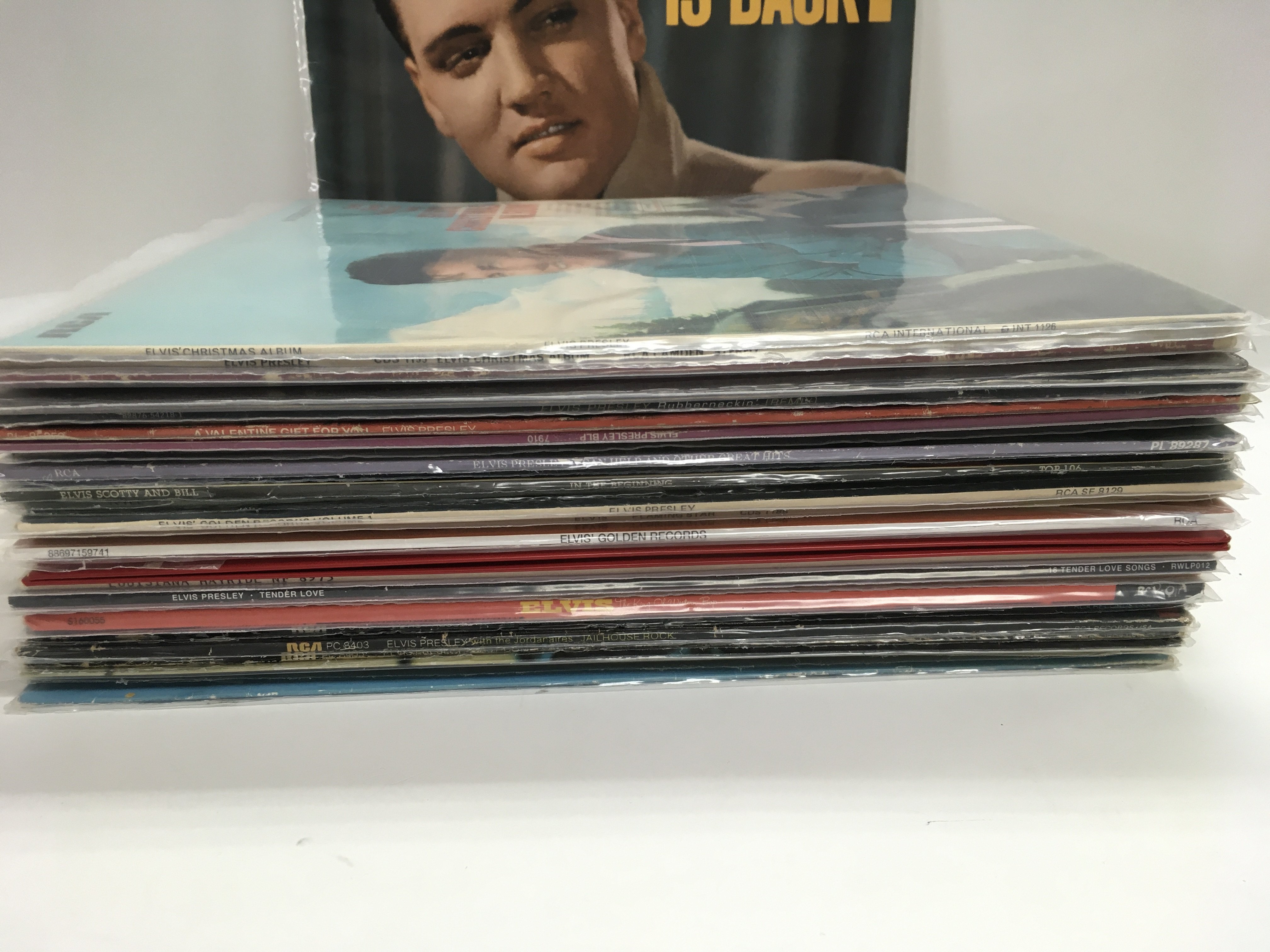 A large collection of Elvis Presley LPs comprising - Image 6 of 6