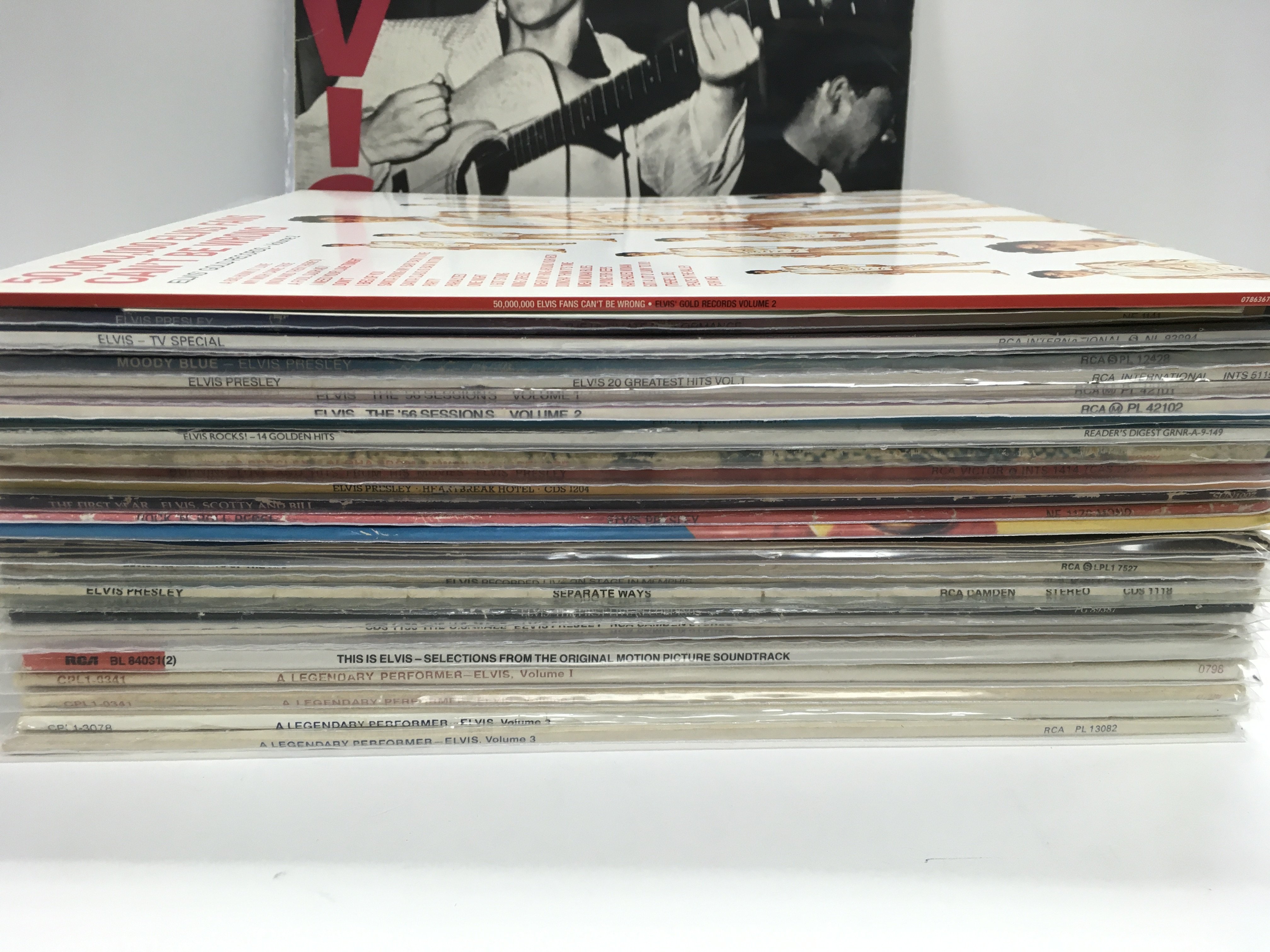 A large collection of Elvis Presley LPs comprising - Image 2 of 6