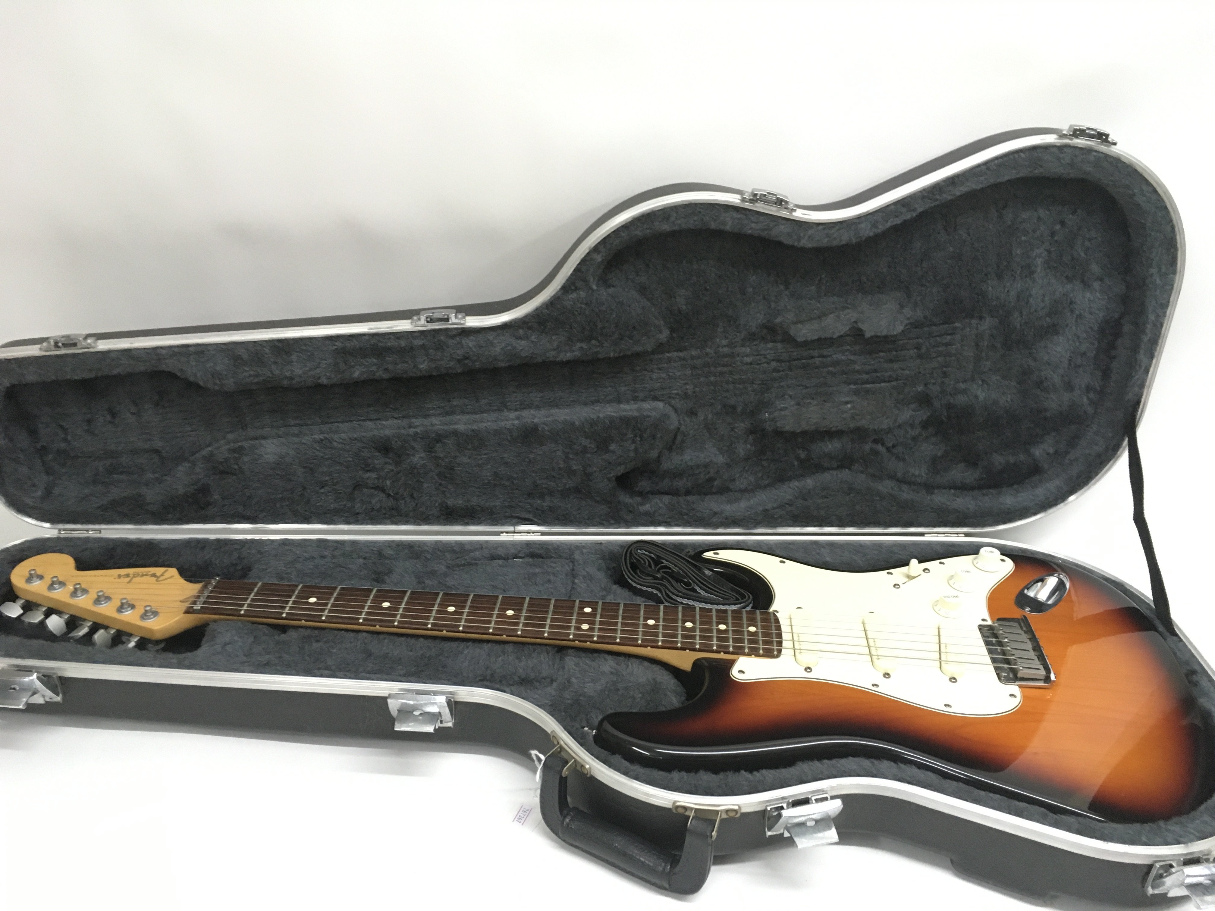 A 1995-96 USA Fender Stratocaster electric guitar - Image 2 of 2