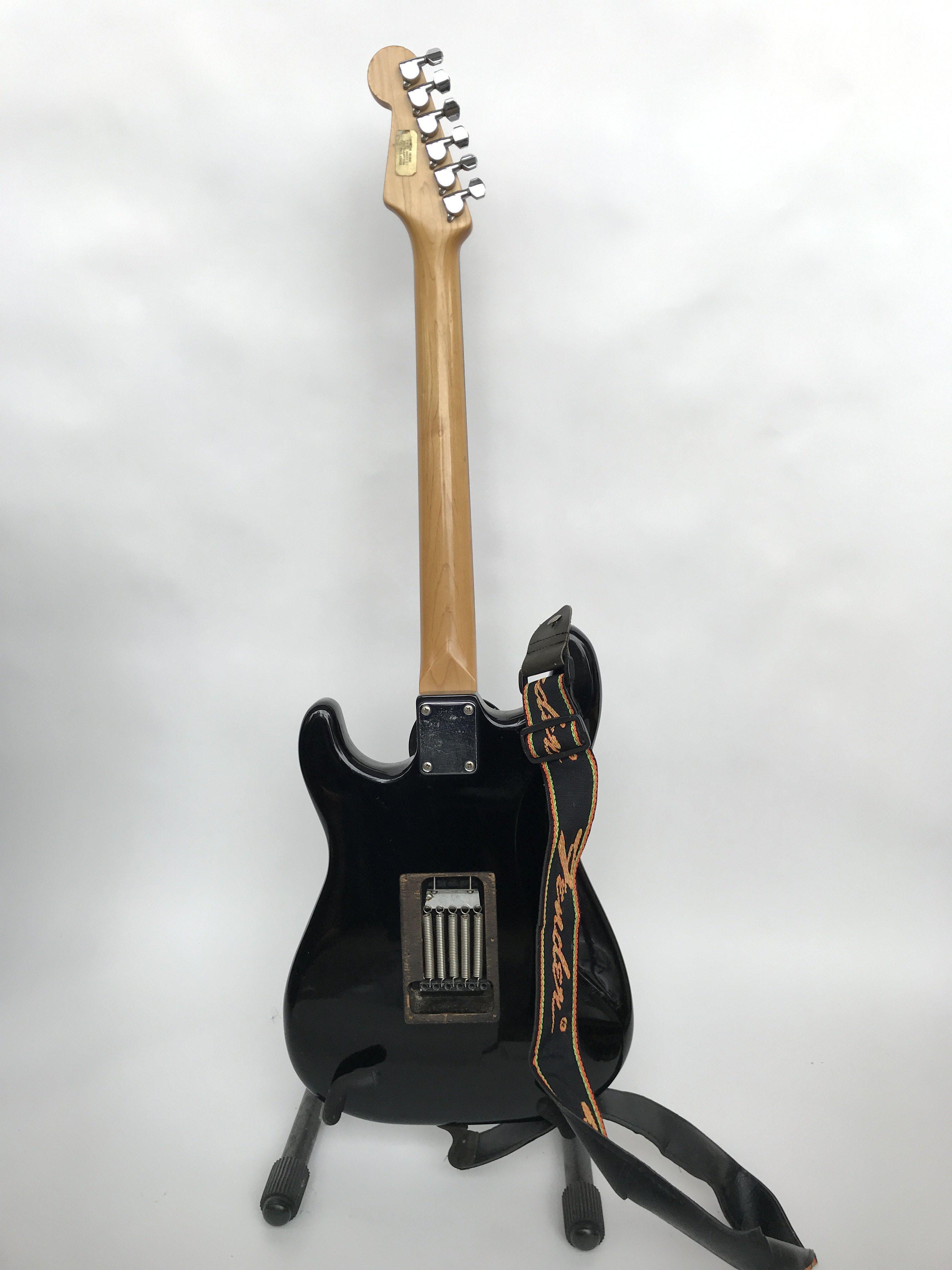 A Fenix by Young Chang black Stratocaster copy ele - Image 3 of 4