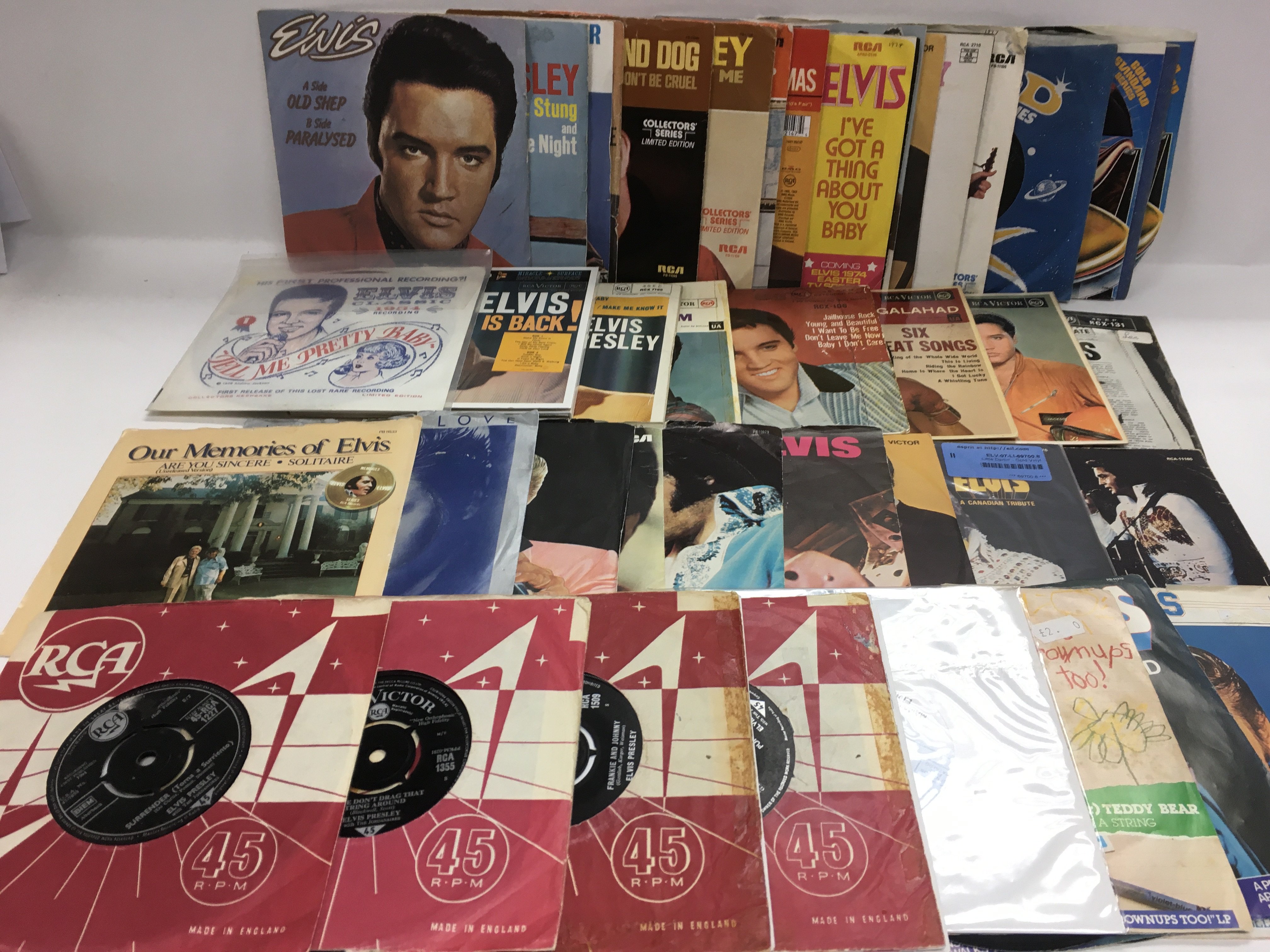 A collection of Elvis Presley 7inch singles and EP