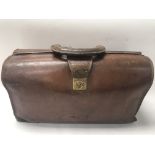 An old leather doctors style bag, no reserve.