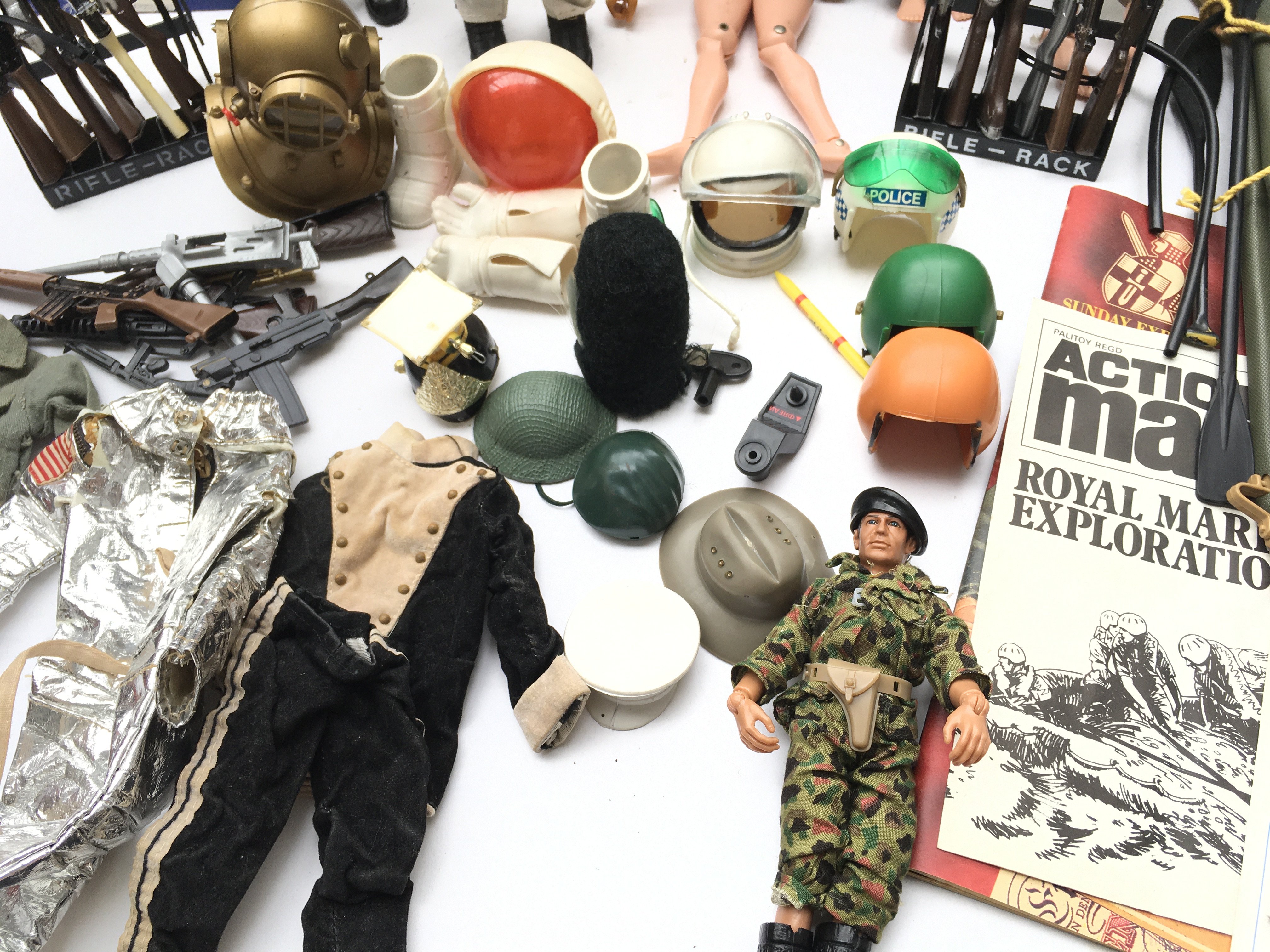 A Large Collection of Action Man Including 5 Figur - Image 3 of 4