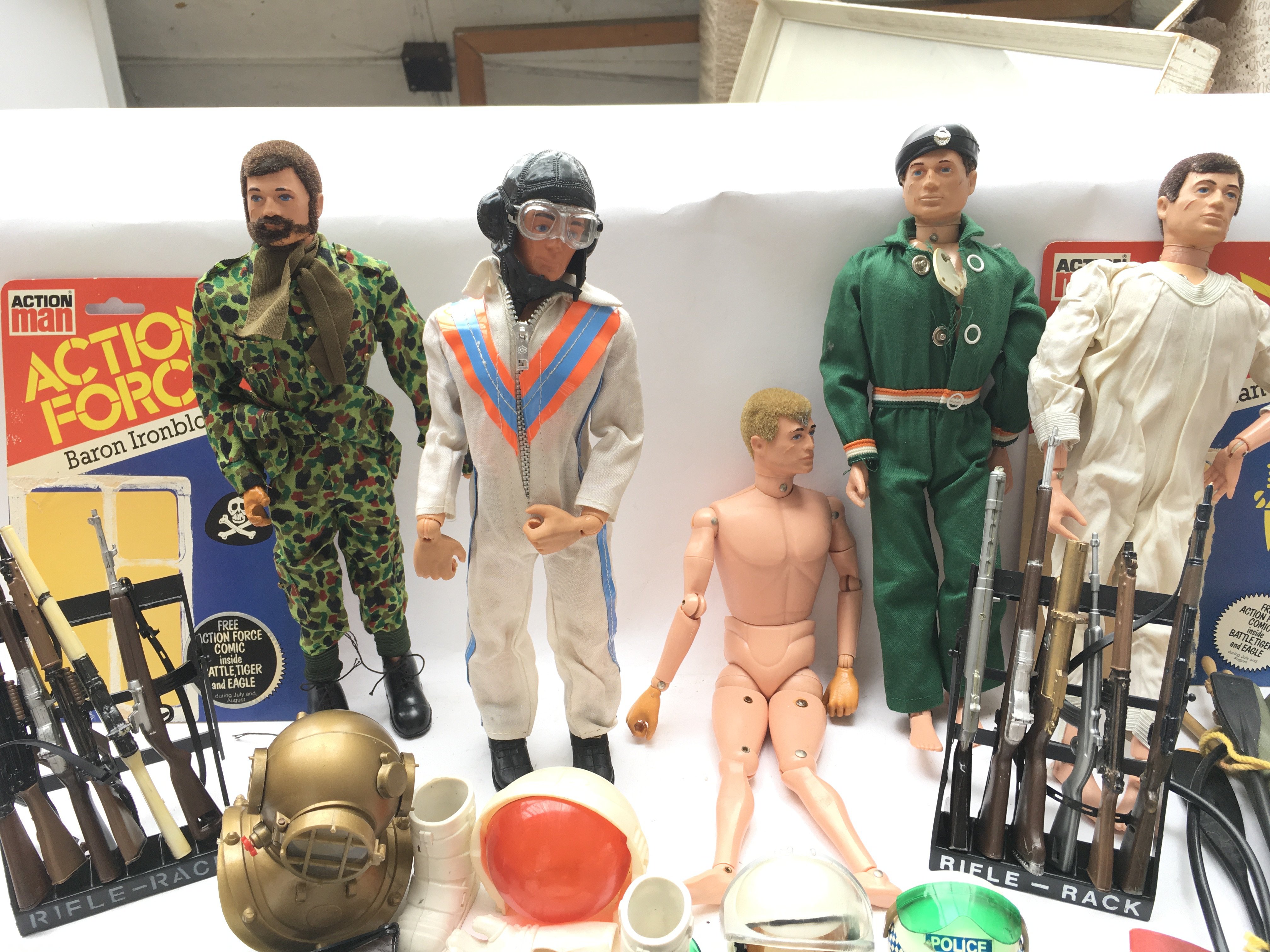 A Large Collection of Action Man Including 5 Figur - Image 2 of 4