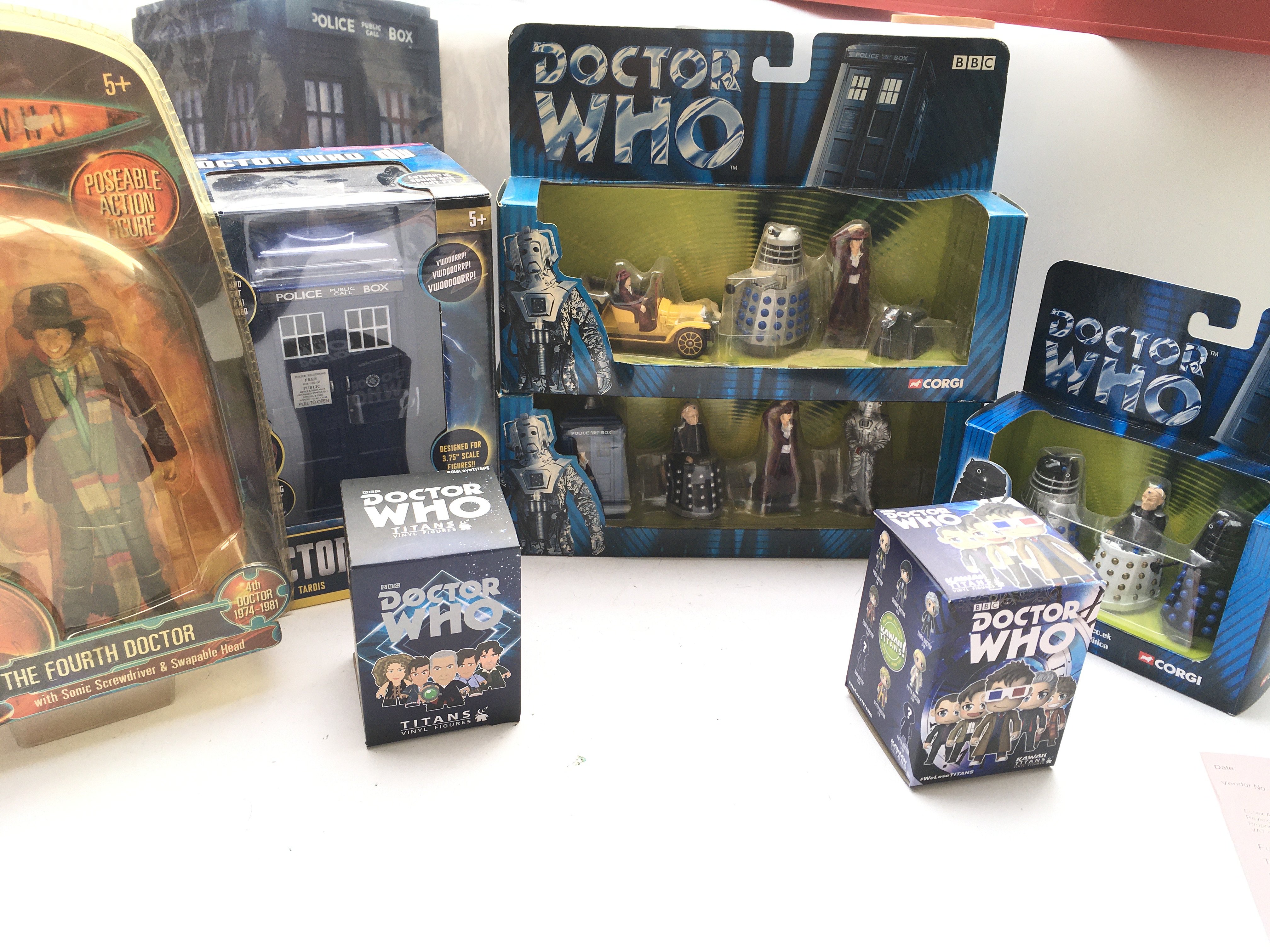 A Collection of Doctor Who Collectables including