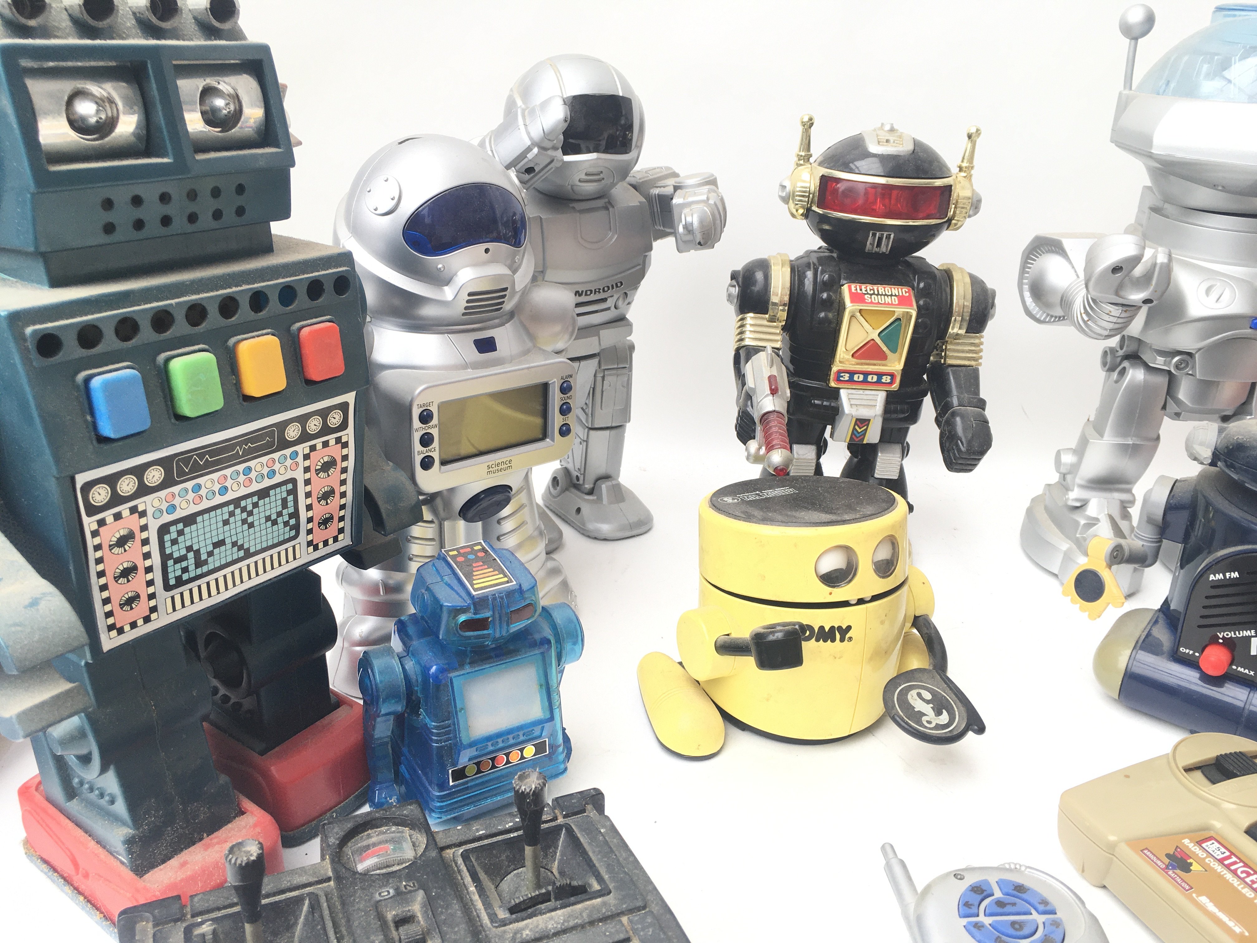 A Collection of Various Robots including Tommy Mr. - Image 2 of 3