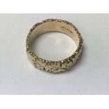 A 9 ct gold ring size S ,7 grams.
