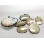 A shell purse and a quantity of mother of Pearl pe