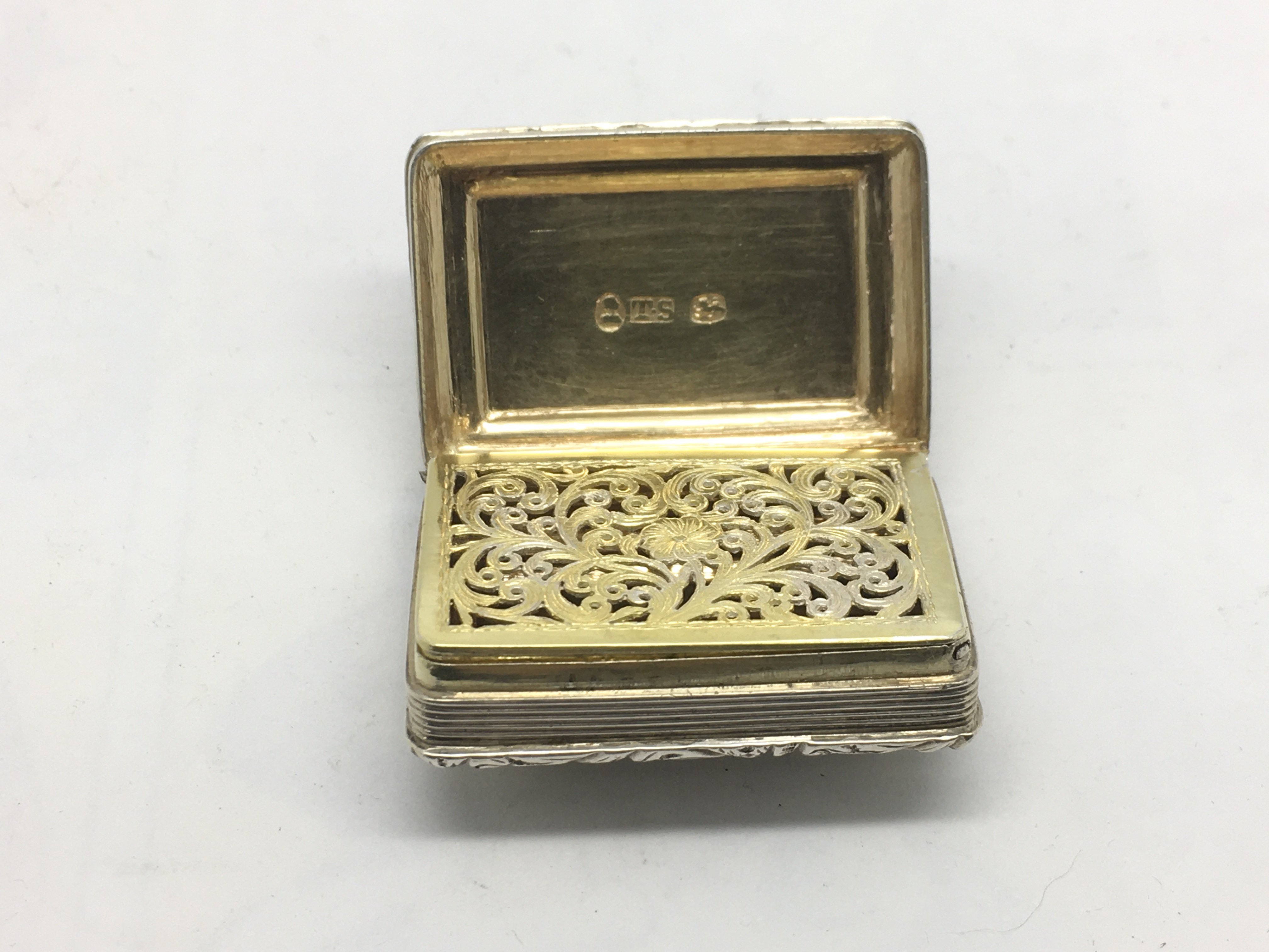 A Georgian silver vinaigrette by Thomas Shaw, - Image 2 of 3