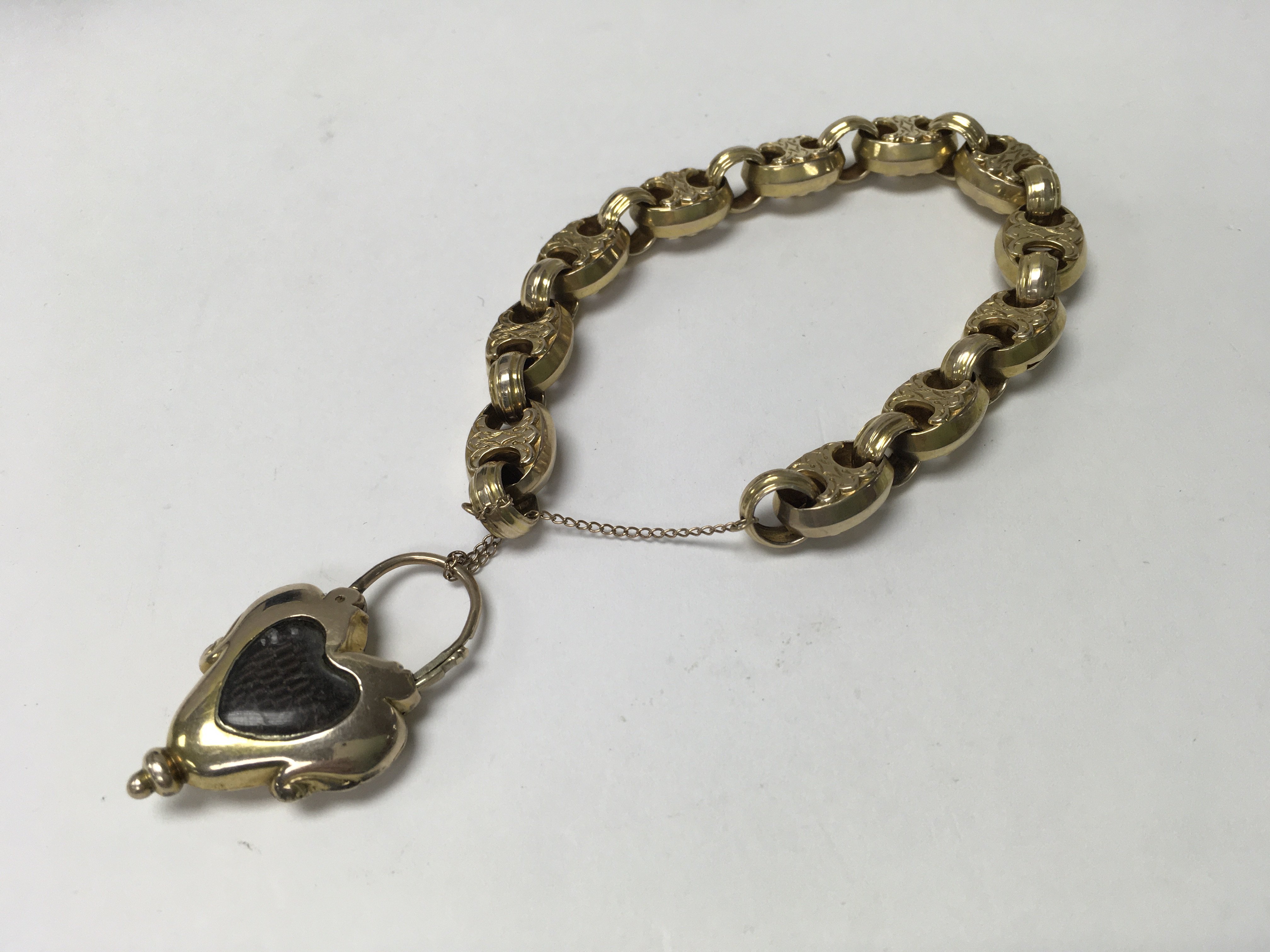A Victorian link bracelet with heart shape mournin - Image 2 of 2