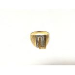 18 ct yellow and white gold retro ring. 8.78 grams