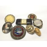 A collection of antique and vintage brooches and a