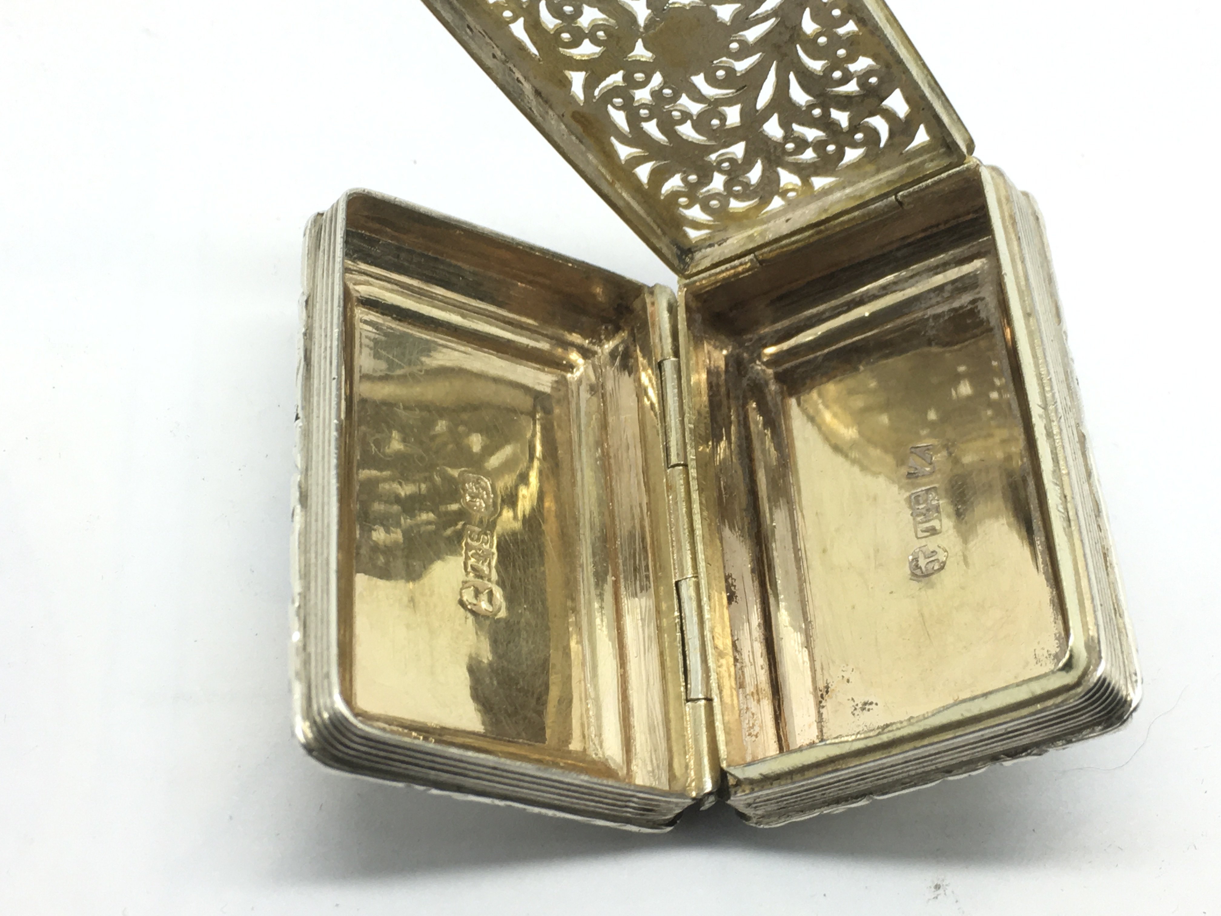 A Georgian silver vinaigrette by Thomas Shaw, - Image 3 of 3