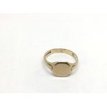 A 9ct gold signet ring, approx 4g.