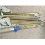 A collection of antique brass stair rods (a lot)