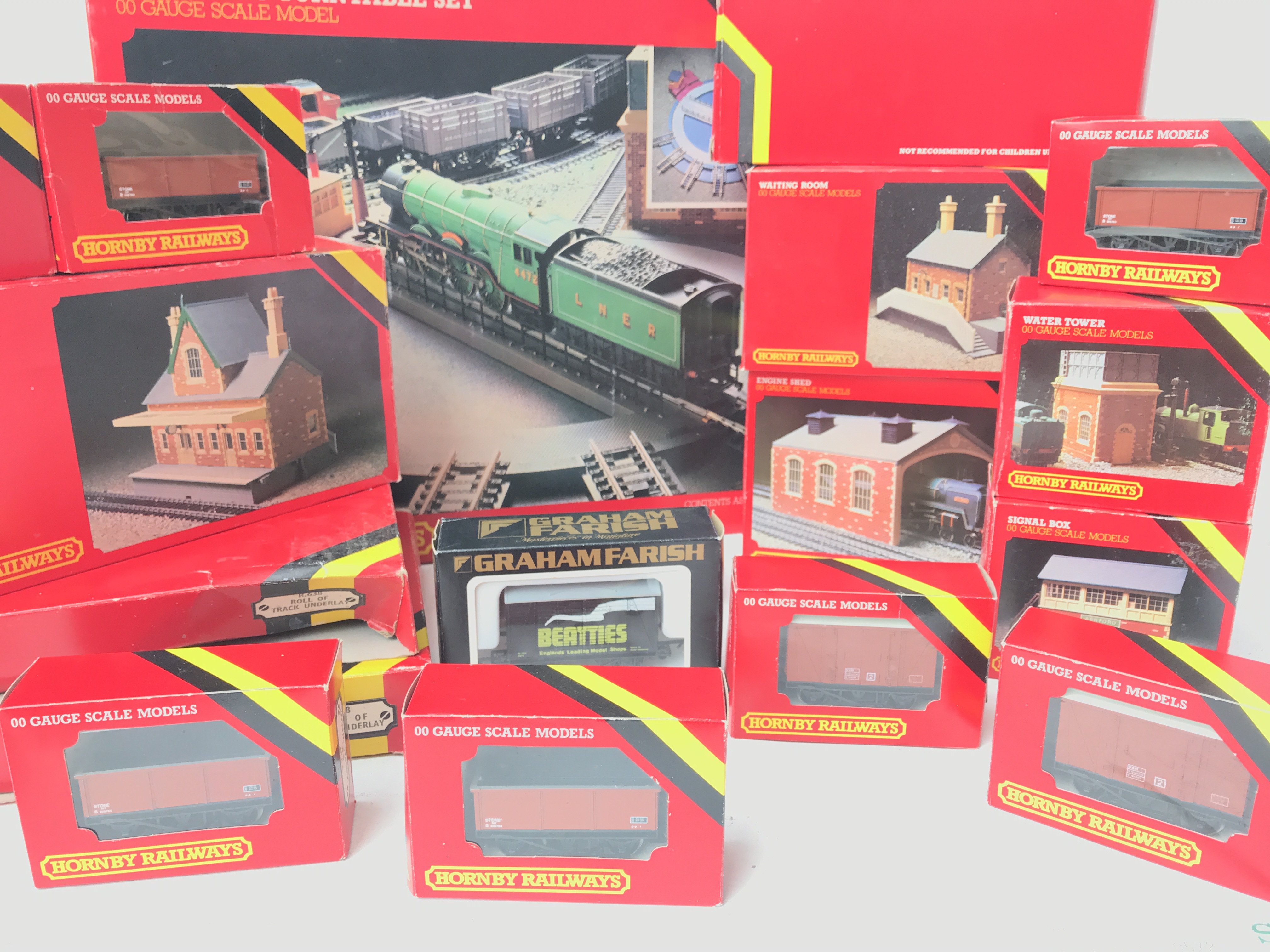 A Collection of Hornby Rolling Stock. A Turn Table