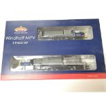 A Boxed Bachmann Windhoff MPV 2 Piece set #31-575.