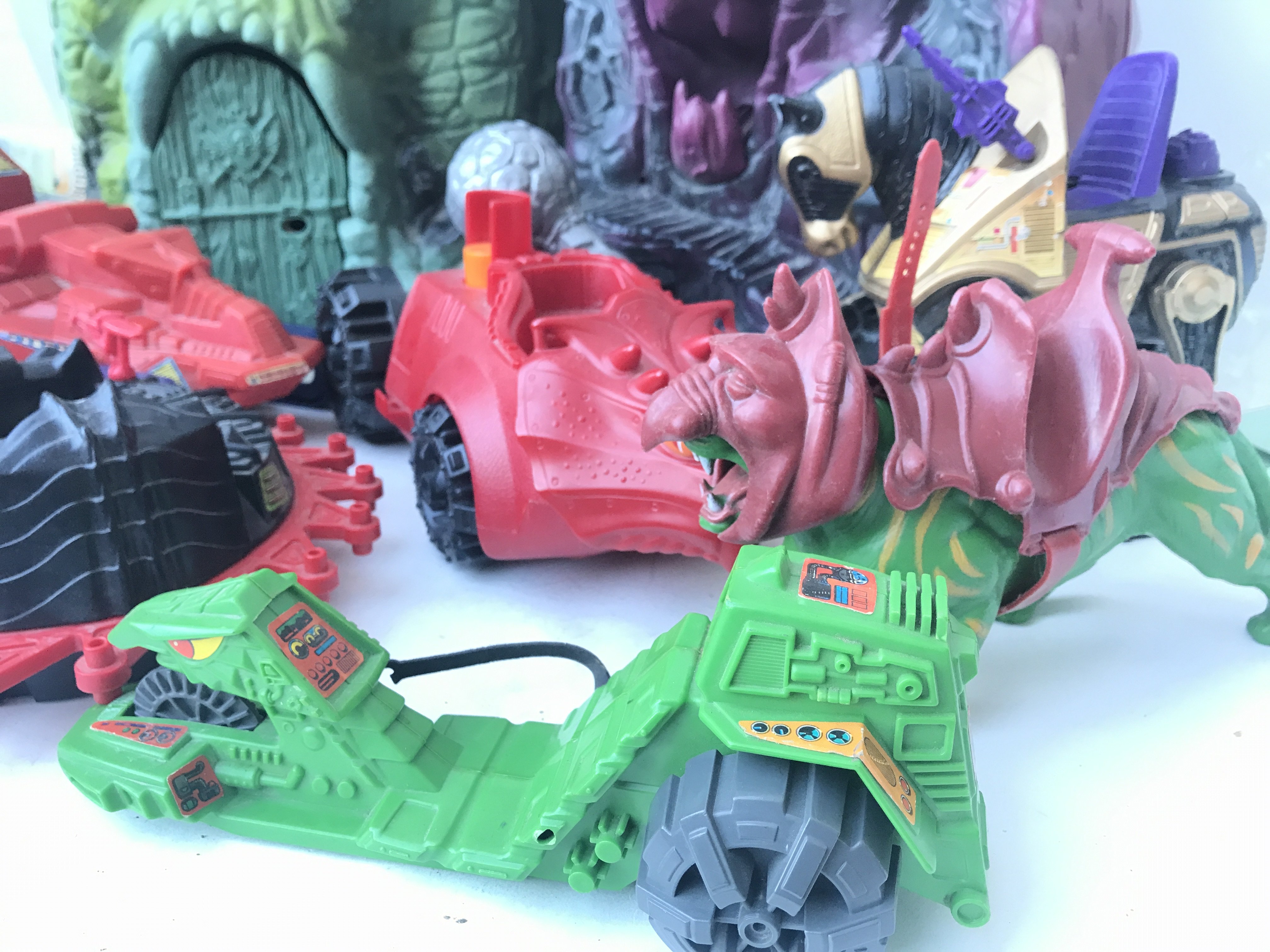 A Collection of Masters of the universe vehicles a - Image 2 of 3