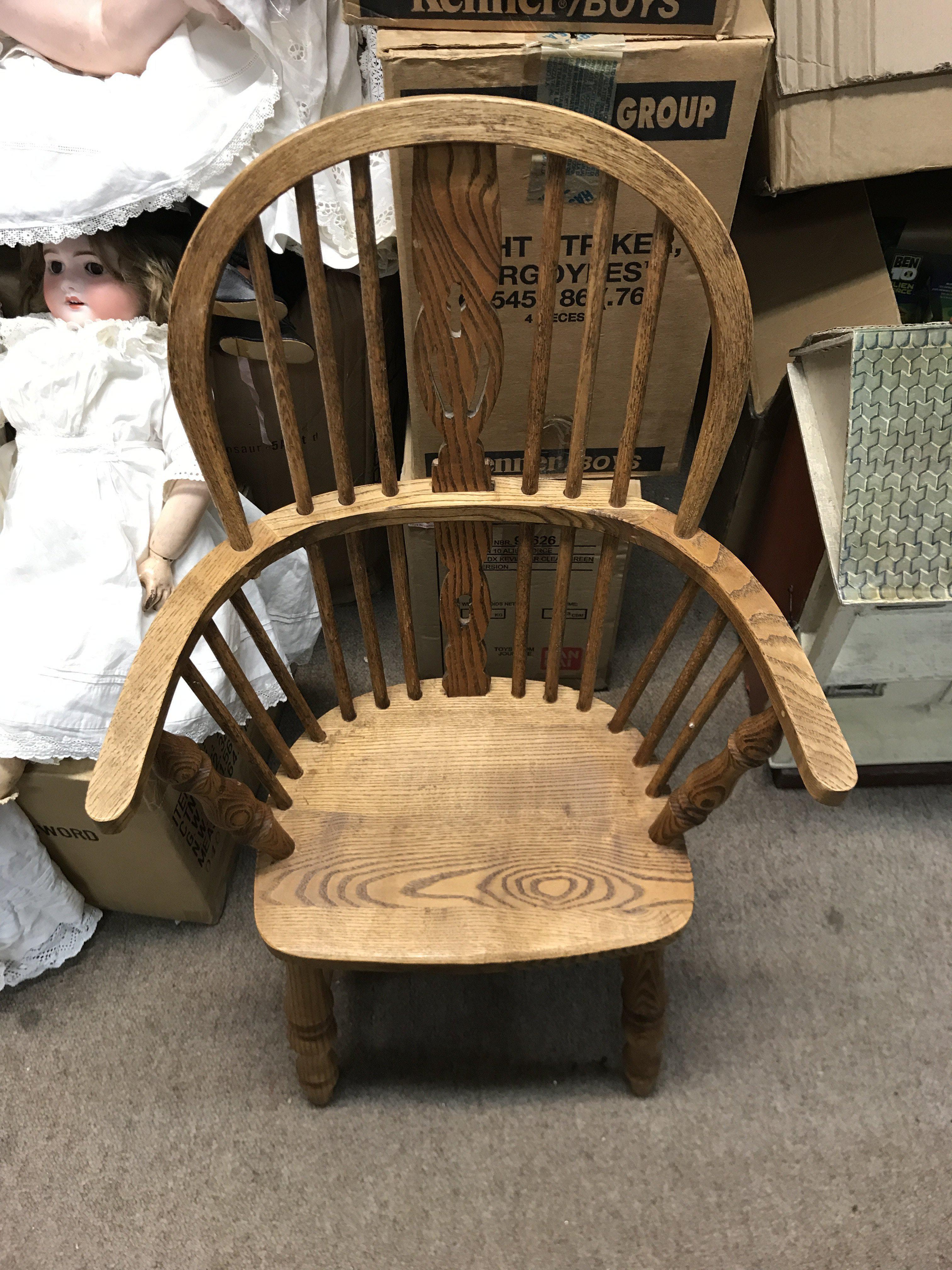 A small oak dolls Windsor chair.