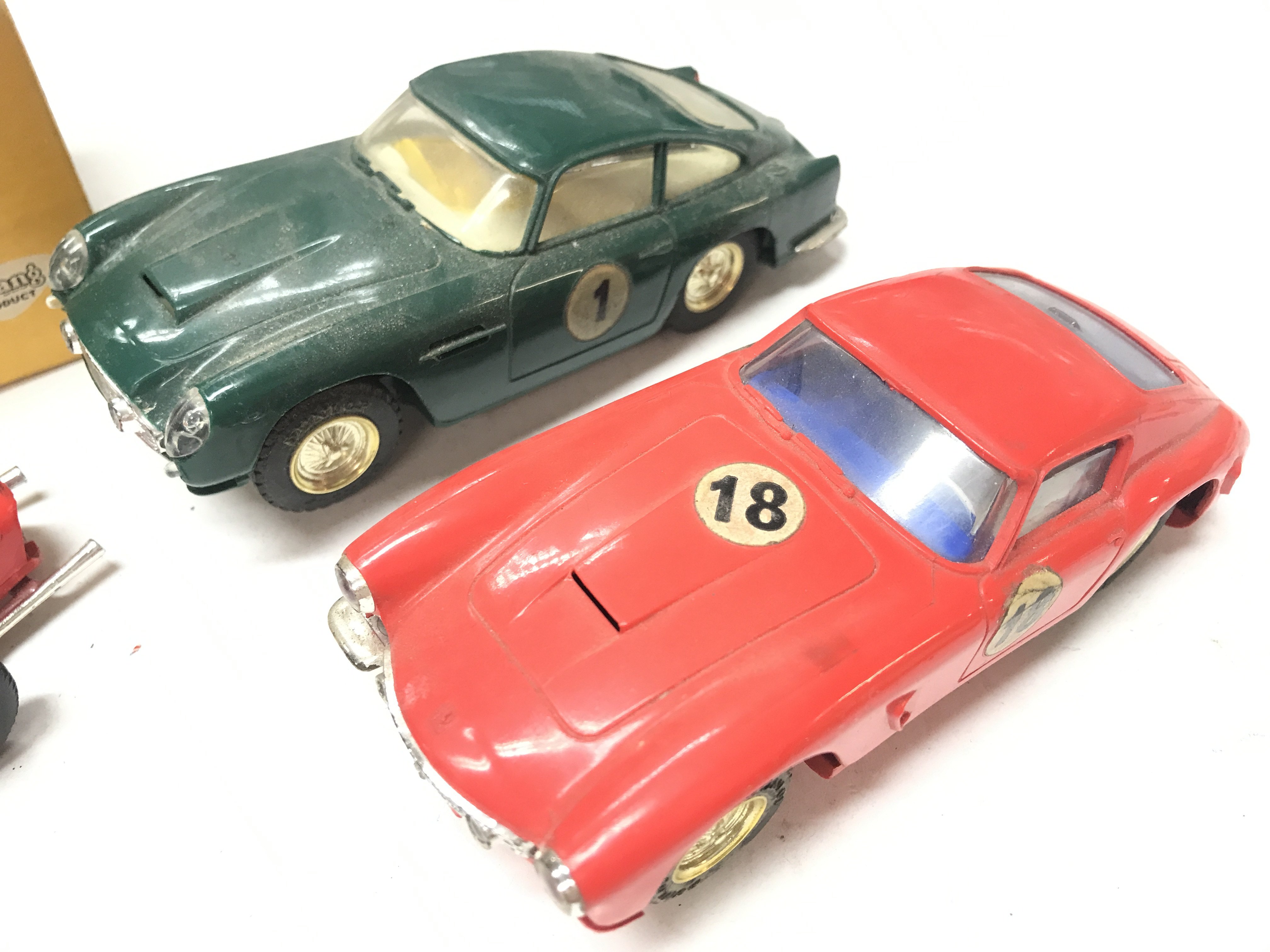 A Boxed Scalextric Ferrari #C62. A Loose Ferrari GT 250 Berlinetta #C69 and a Aston Martin D.B.4 - Image 2 of 3
