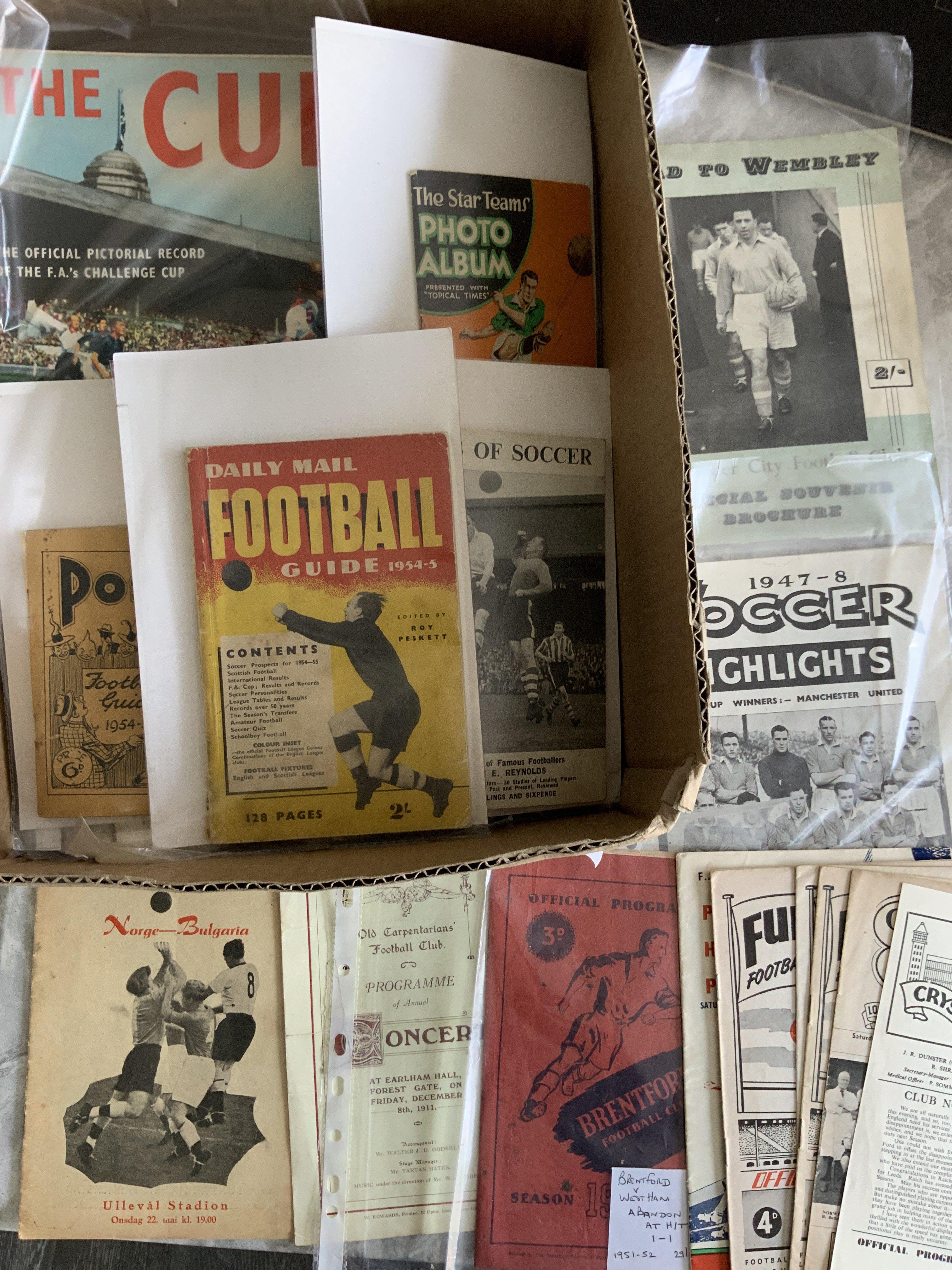 Pre 1960 Football Memorabilia: Quantity of cards from Godfrey Philips, John Player, Topical Times - Image 2 of 2