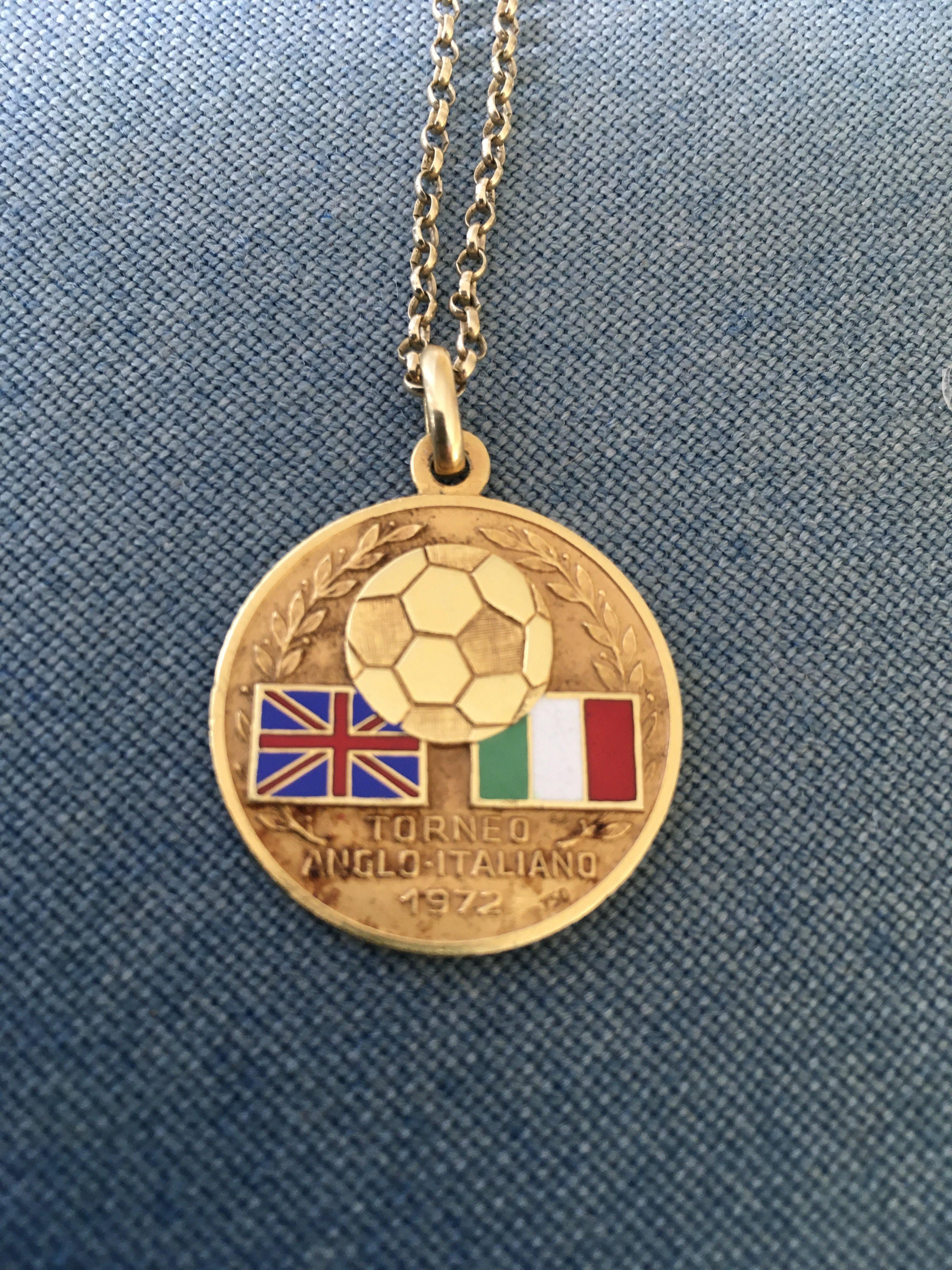 1972 Anglo Italian Cup Football Medal: One side has the British and Italian flags and the words