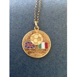 1972 Anglo Italian Cup Football Medal: One side has the British and Italian flags and the words