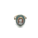 A Victorian gold and enamel cameo ring, approx 4.3