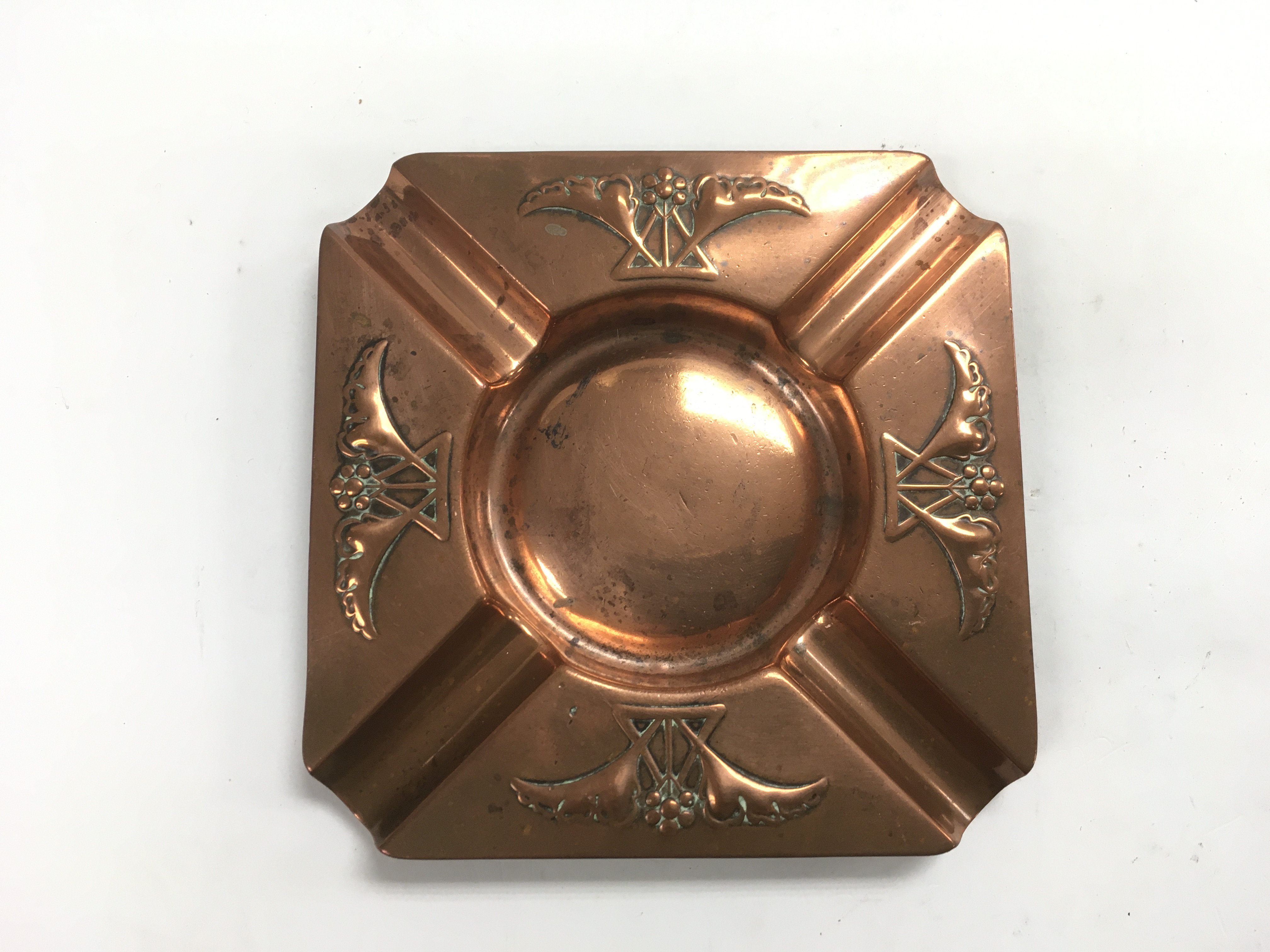 A WMF Art Nouveau copper ashtray, approx diameter