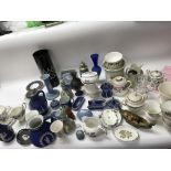 A good assorted collection of ceramics, mainly Wed