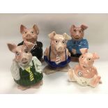 Another set of five Wade Natwest pigs.