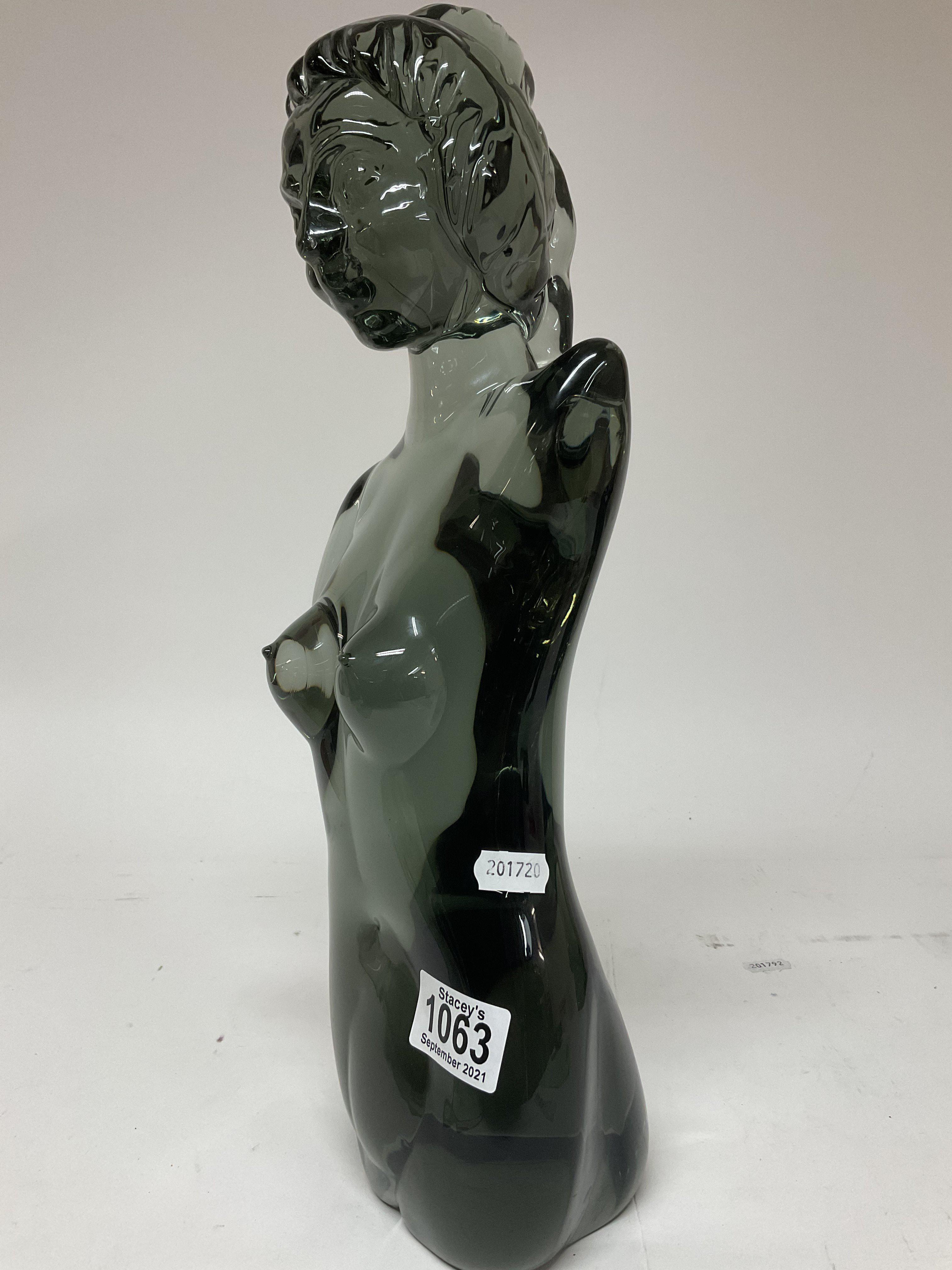 A Murano glass nude bust of a woman, c.1970, Indis - Image 2 of 8