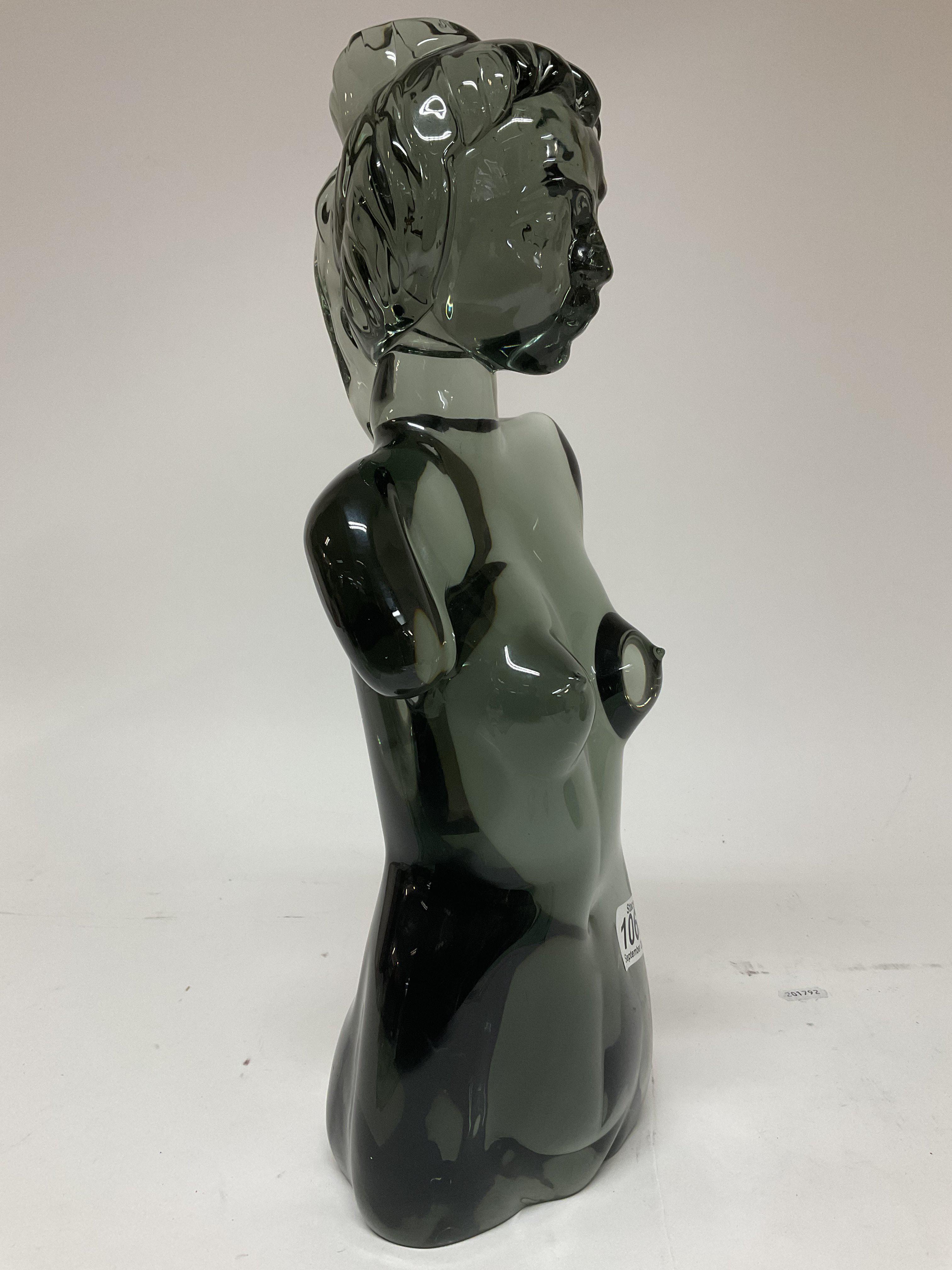 A Murano glass nude bust of a woman, c.1970, Indis - Image 6 of 8