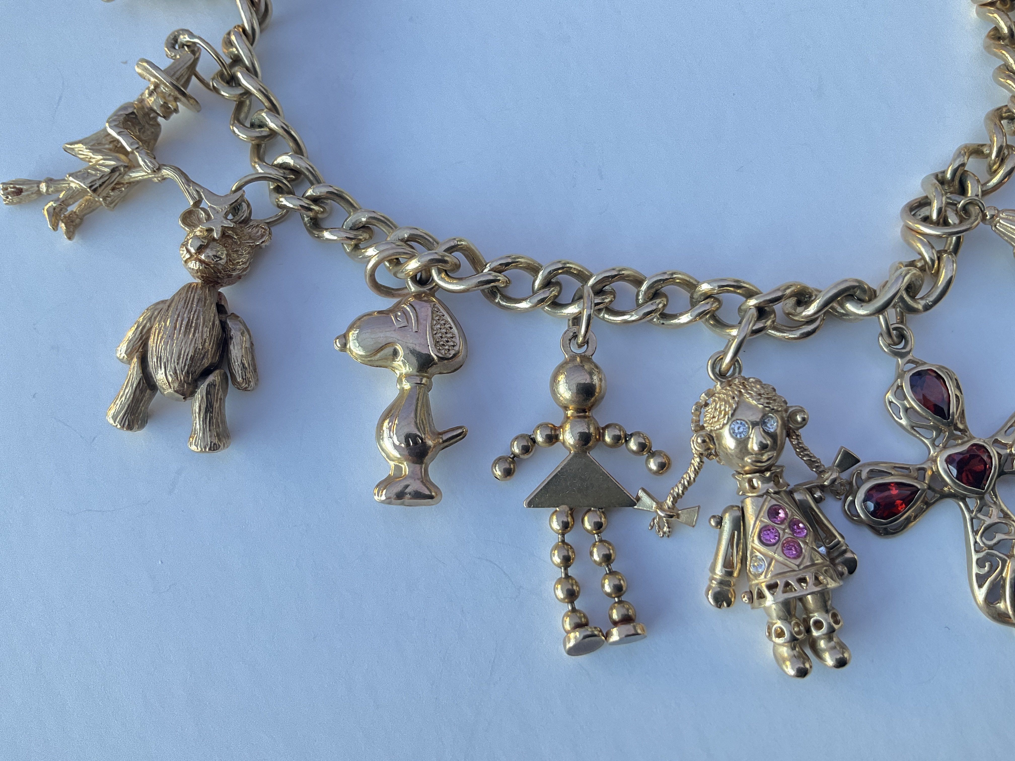 9ct charm bracelet and two cat charms. Approx 42g. - Image 3 of 4