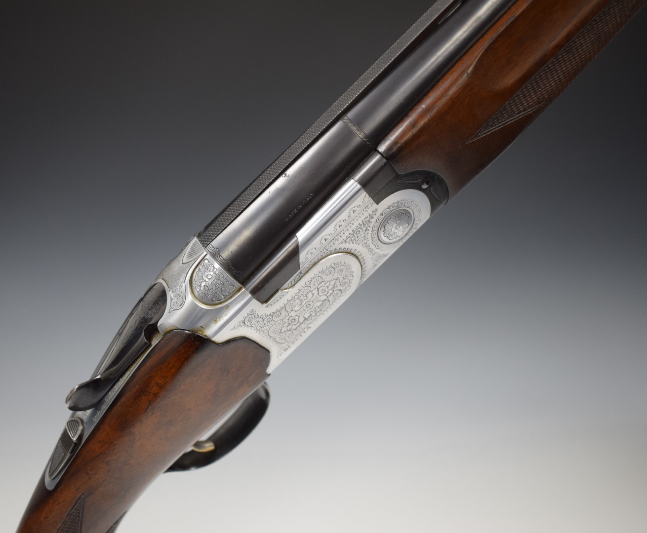 Beretta 686 Special 12 bore over and under ejector shotgun with with all over floral engraving, - Image 3 of 8
