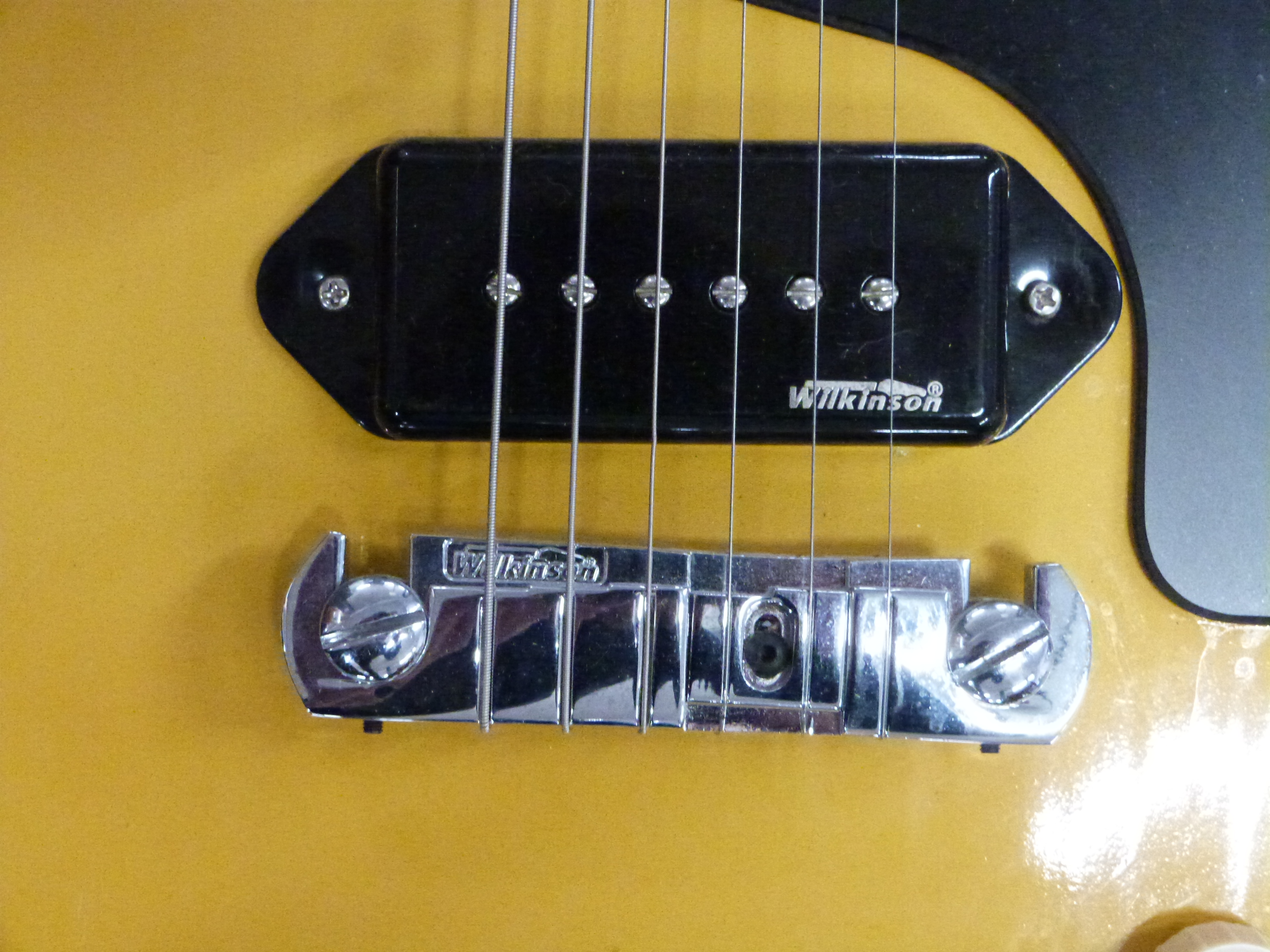Electric guitar in yellow lacquered finish by Vintage, Wilkinson pick-up - Image 4 of 6