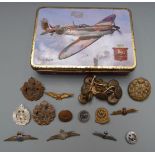 Small collection of air force related badges and buttons including Australian Air Force and Royal