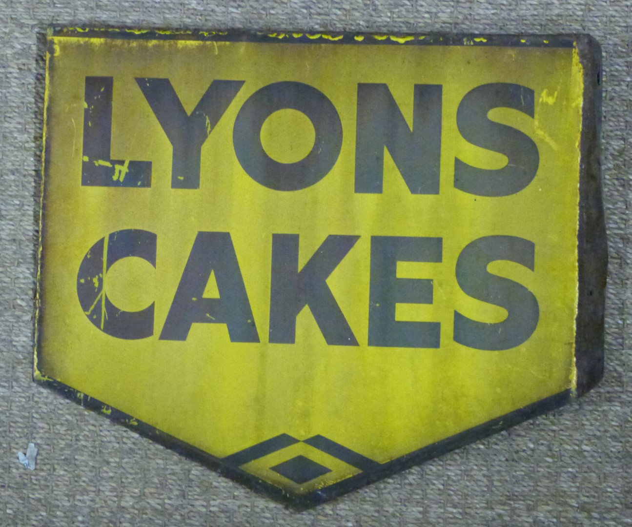 Lyons Cakes double sided vintage enamel advertising sign, 39.5 x 44cm - Image 3 of 3