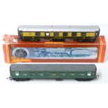 Hornby 00 gauge model railway LNER Class B17 locomotive Manchester United, in original box, together