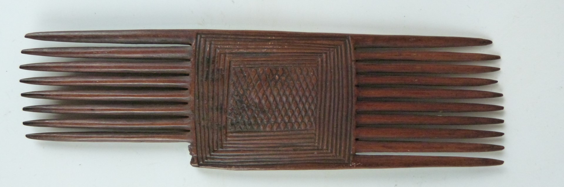 African tribal carved comb, Somalia H24cm