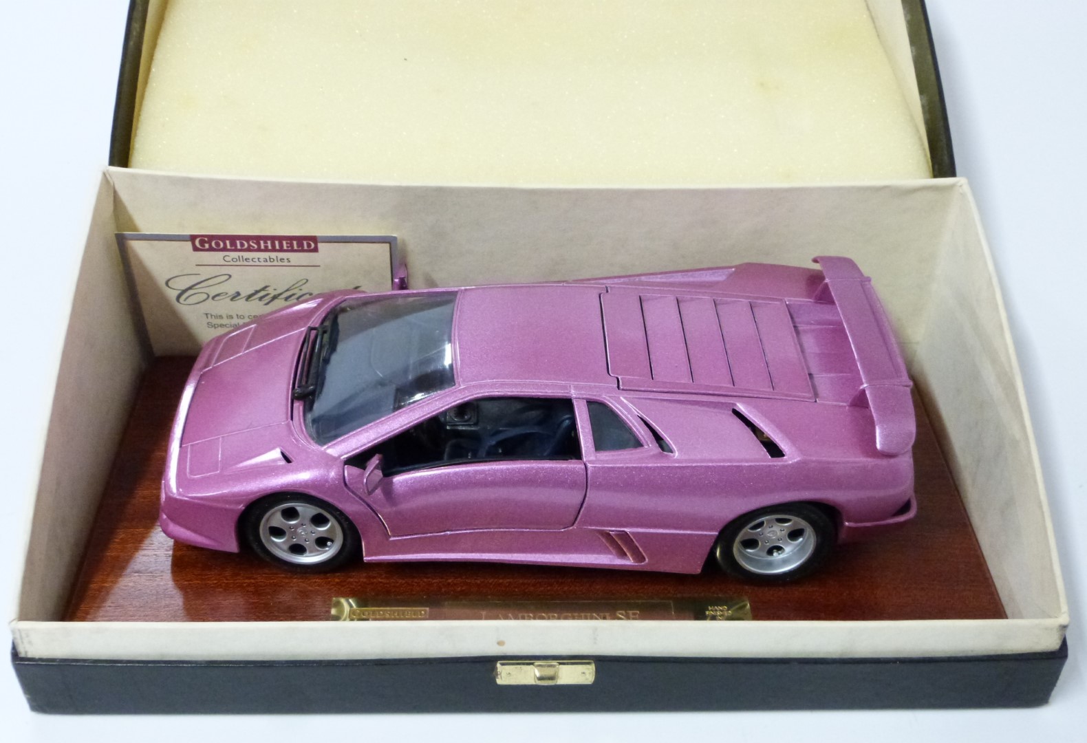 Two 1:18 scale diecast model sports cars Goldshield Collectables Special Edition Lamborghini SE 30th - Image 2 of 5