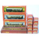 Sixteen Tri-ang and Tri-ang Hornby 00 gauge model railway Pullman, GWR and WR coaches, all in boxes.