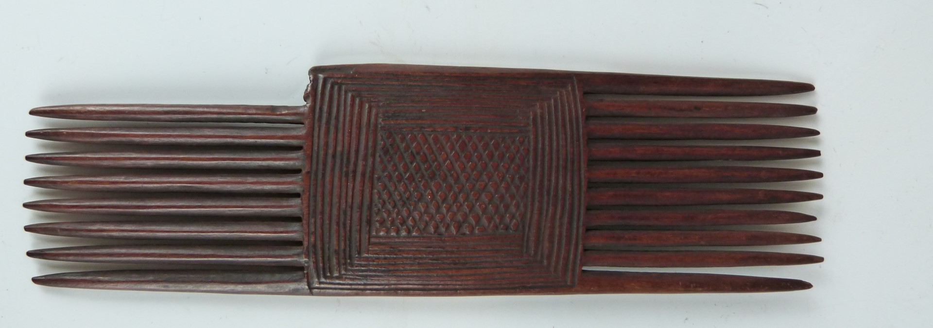 African tribal carved comb, Somalia H24cm - Image 2 of 2