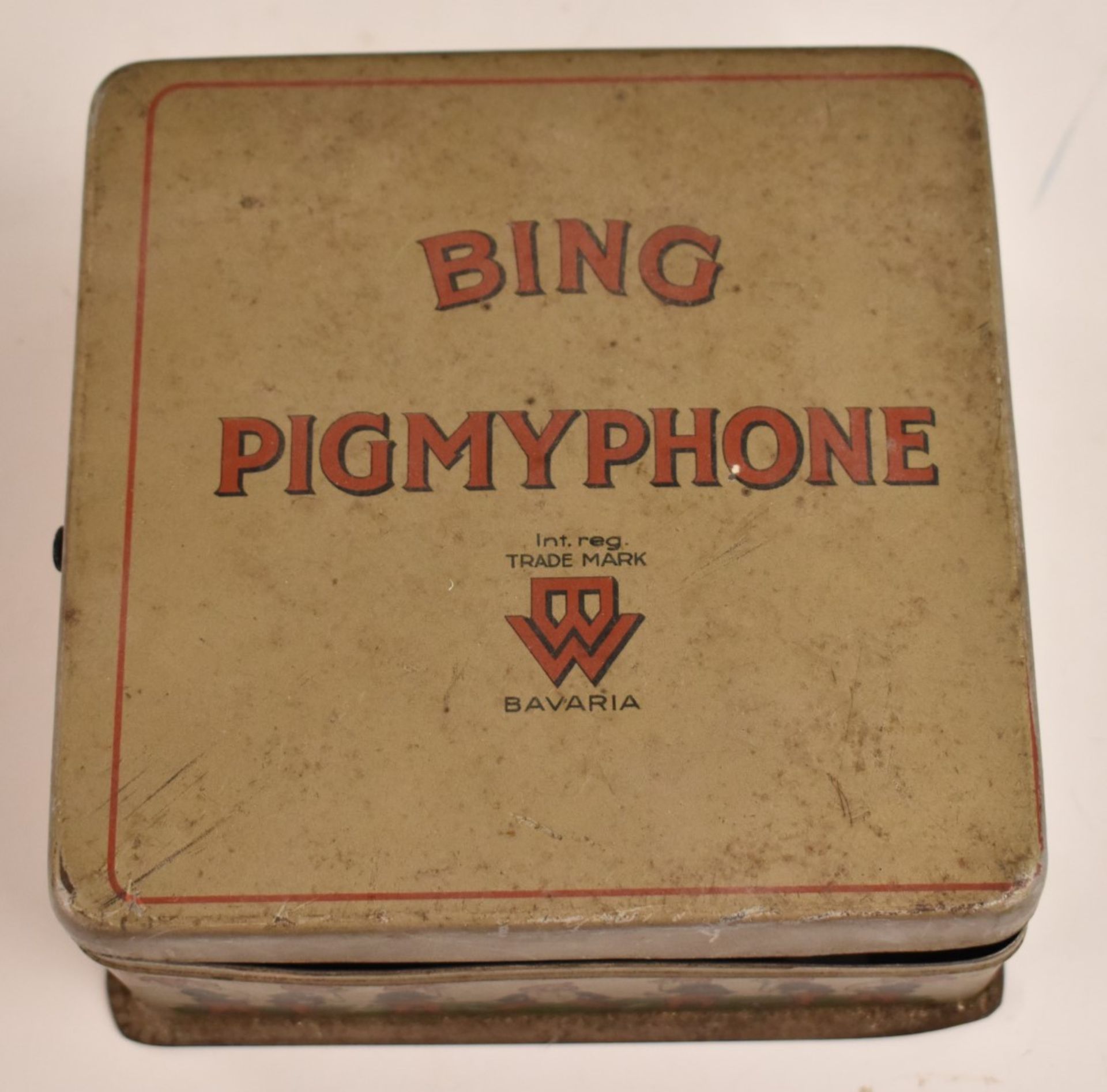 Bing Pigmyphone clockwork tinplate childrens' record player or gramophone. - Image 2 of 3