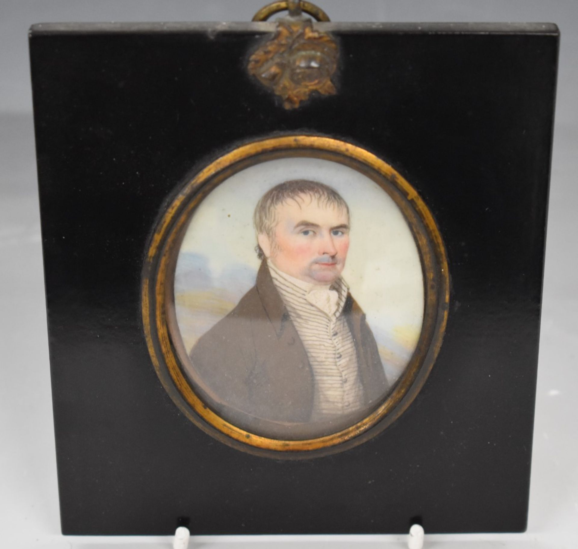 Two 19thC portrait miniatures of gentlemen, in ebonised frames with gilt mounts, size of portraits 7 - Image 5 of 7