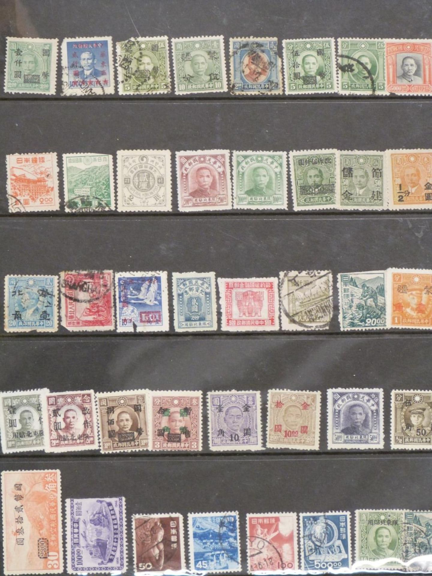 A large collection of all world stamps in loose stock sheets, all reigns, some mint GB, New - Image 4 of 8