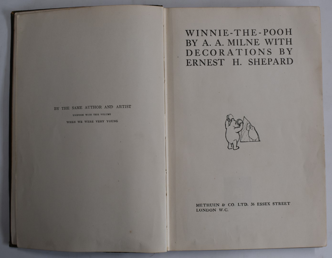 [Deluxe First Edition] A.A. Milne Winnie-The-Pooh with Decorations by Ernest H. Shepard published - Bild 3 aus 5